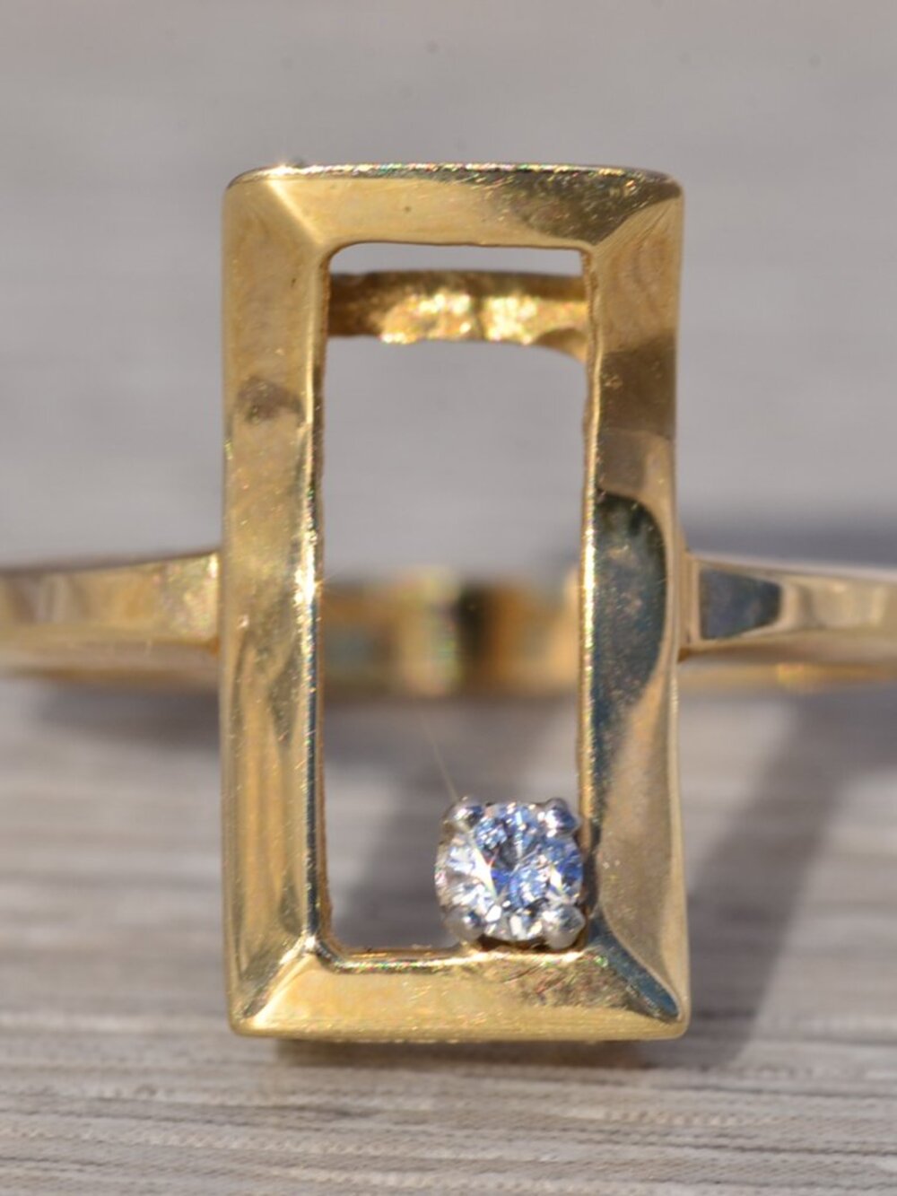 Vintage Diamond Ring in 14k Yellow Gold - Picture 6 of 10